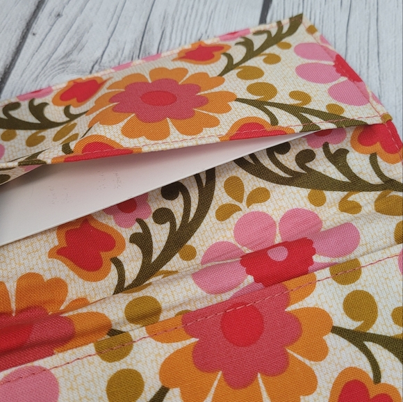 Vera Bradley Checkbook Cover in Folkloric Pattern - Picture 5 of 10